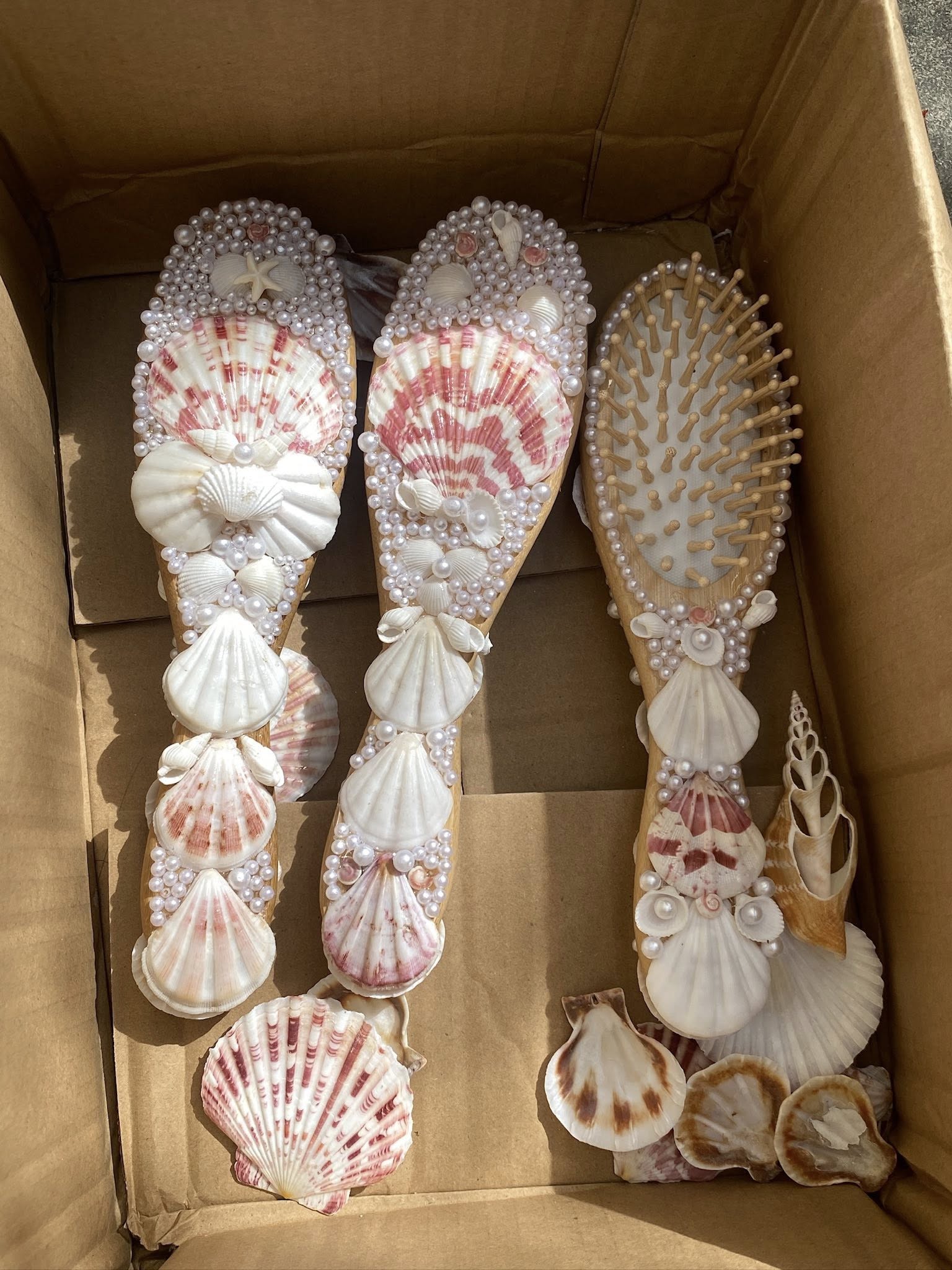 GƯƠNG CẦM TAY VỎ SÒ HANDMADE